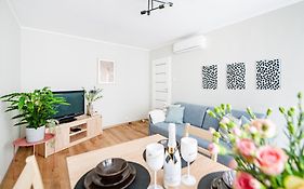 NiceOne Apartment Number 3 - W samym Centrum!